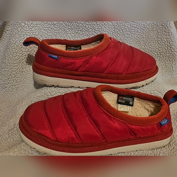 UGG Tasman Slippers Men’s Size 7 Red 3M Thinsulate Shearling Lined Slip-On - Picture 1 of 4